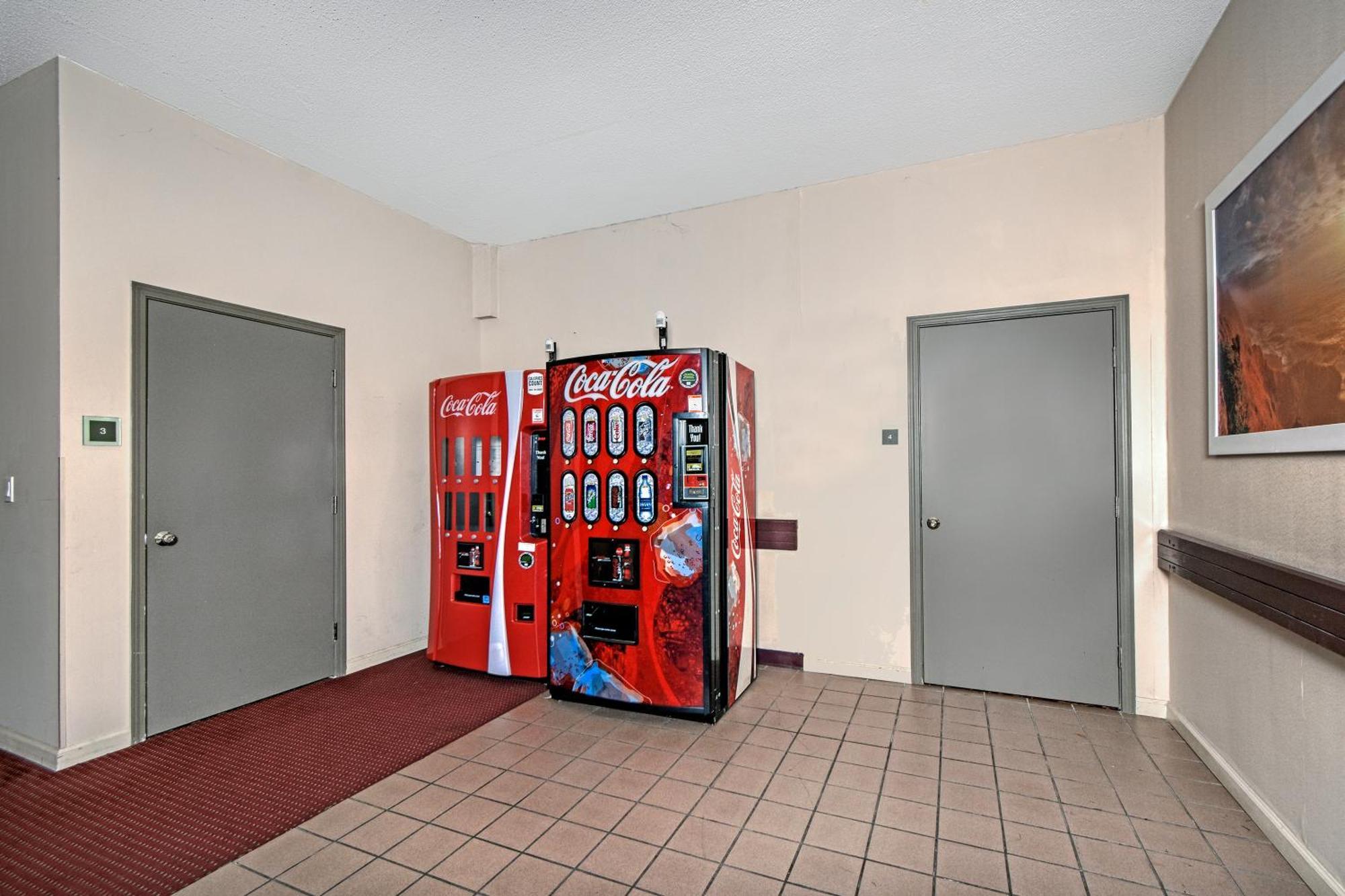 Days Inn By Wyndham Novato/San Francisco Bagian luar foto