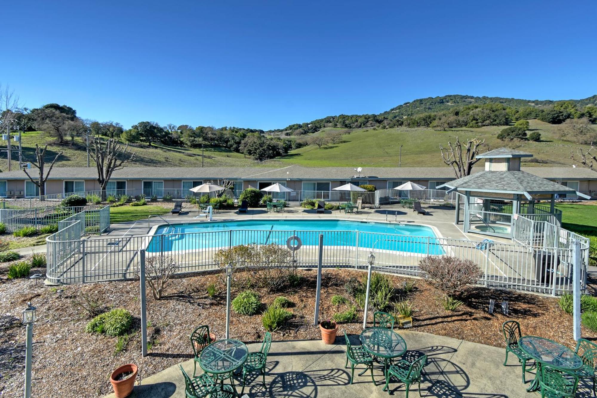 Days Inn By Wyndham Novato/San Francisco Bagian luar foto
