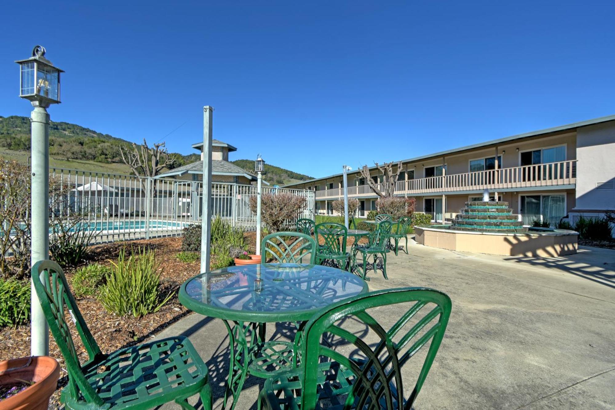 Days Inn By Wyndham Novato/San Francisco Bagian luar foto