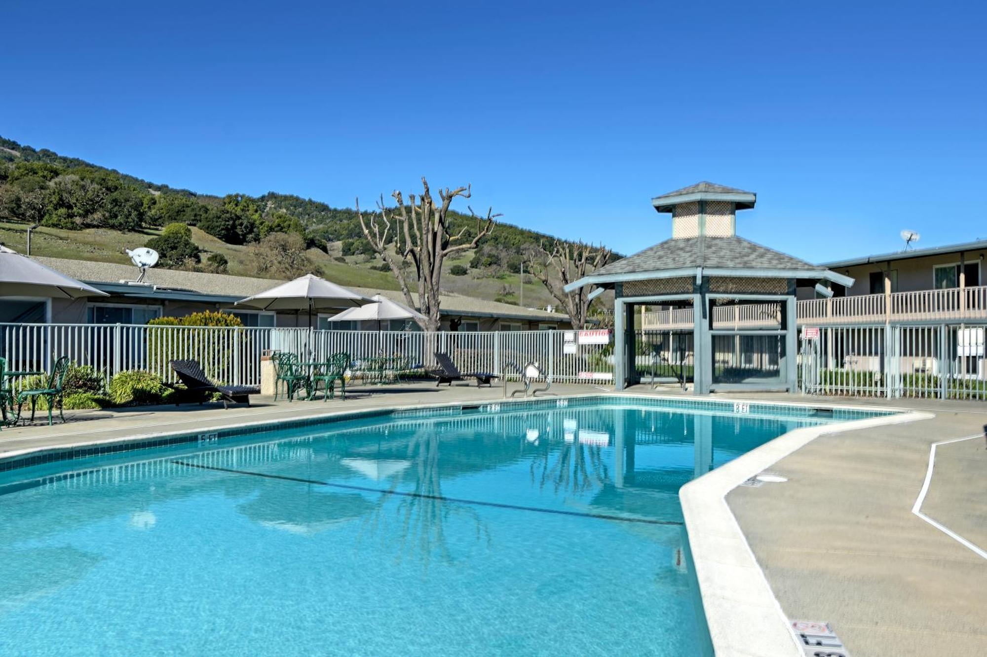 Days Inn By Wyndham Novato/San Francisco Bagian luar foto
