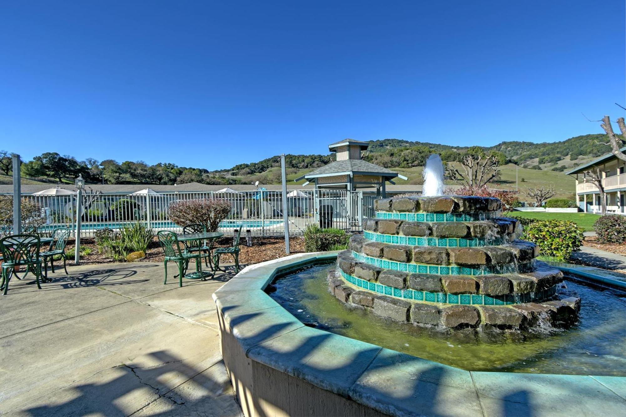 Days Inn By Wyndham Novato/San Francisco Bagian luar foto